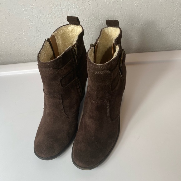 Lucky Brand Womens Suede Brown Booties Sz 7.5 - Picture 1 of 8
